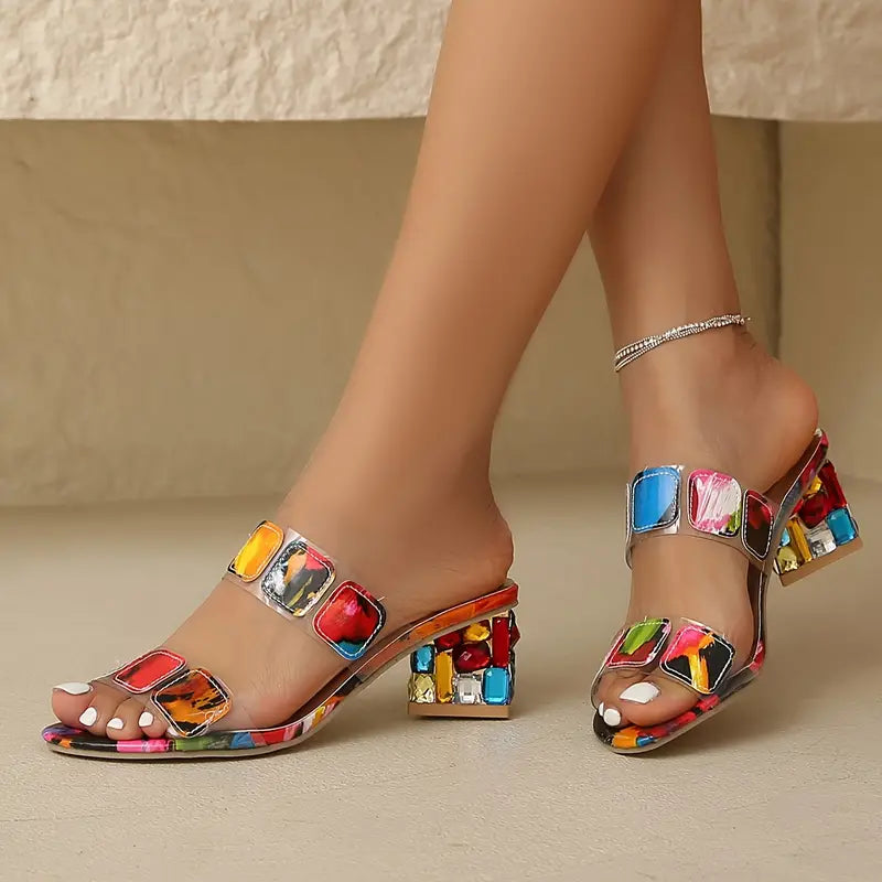 "Flora - Sandalen mit doppeltem Riemen" could be rewritten as "Flora - Doppelschnallen-Sandalen".