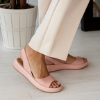 Offene, rutschfeste Sandalen