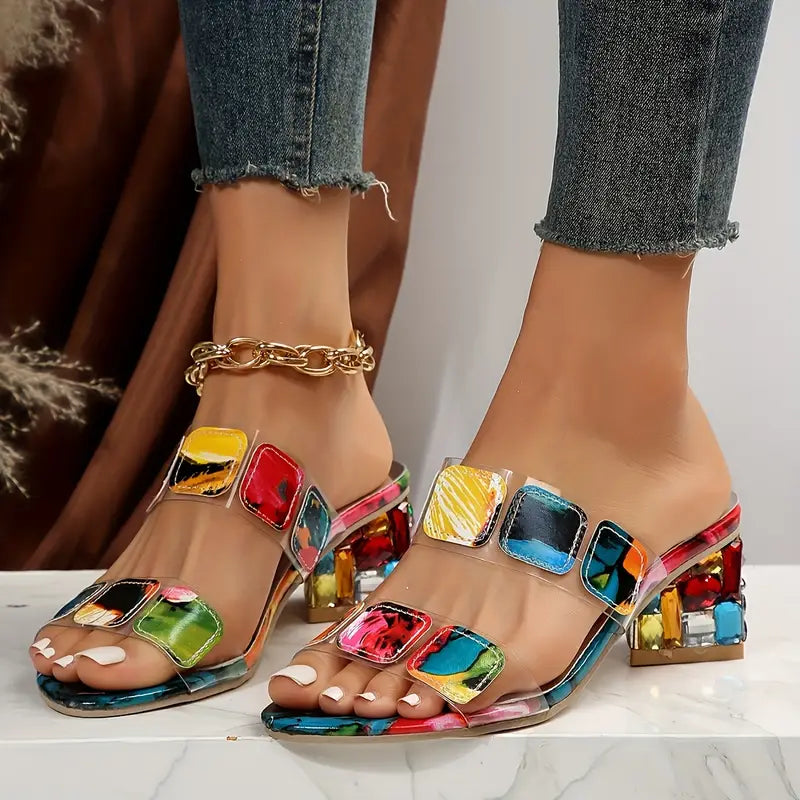 "Flora - Sandalen mit doppeltem Riemen" could be rewritten as "Flora - Doppelschnallen-Sandalen".