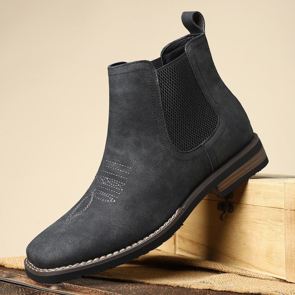 Mattis Boots | From Autumn Winds to Winter Rain