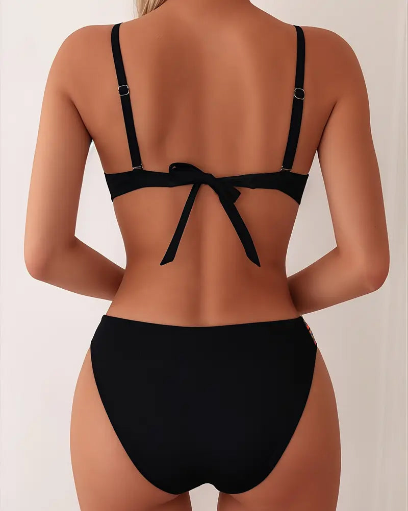 Lois | Stylish Back-Cutout Bikini Set