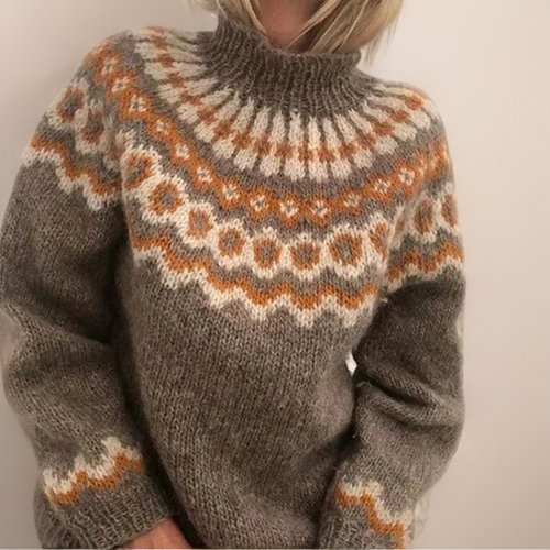 "Sylvia™ | Eleganter Rollkragenpullover" 

Here are a few alternative suggestions for the product title:

1. "Sylvia™ | Stilvoller Rollkragenpullover"
2. "Sylvia™ | Eleganter Rollkragenpullover für jeden Anlass"
3. "Sylvia™ | Chic Rollkragenpullover"
4. "